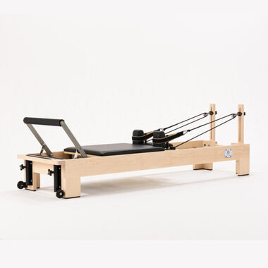 BASE pilates（ベースピラティス）のピラティスマシンの画像