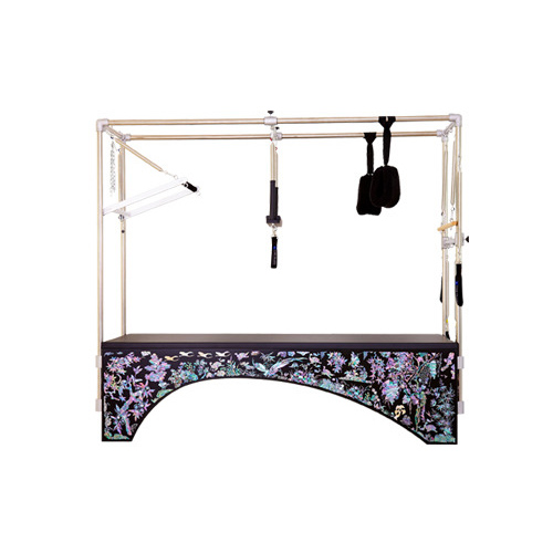 ピラティスマシン「キャデラック（タワー）」の特徴や効果を紹介！